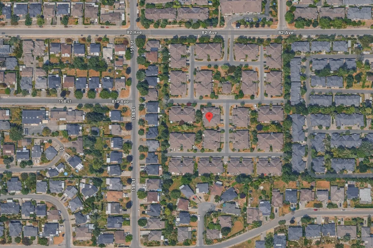 Aerial map view of Oak Tree townhouse complex at 15860 82 Avenue in Fleetwood Surrey, showing the layout of the community and surrounding residential streets