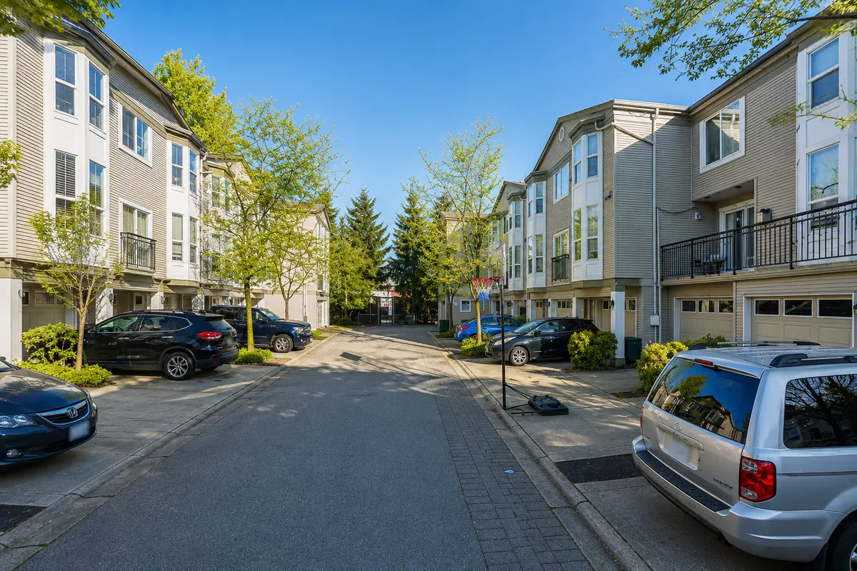 rockland-townhomes-interior-roadway-surrey-bc.jpg