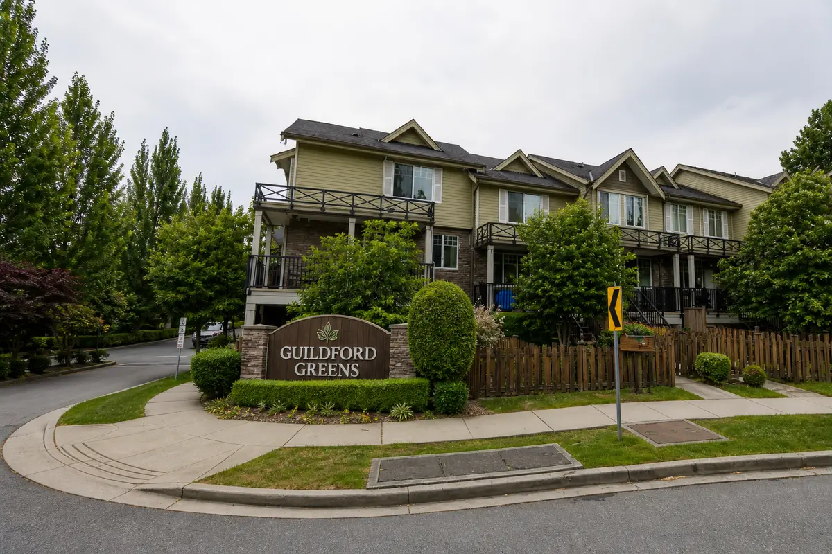 guildford-greens-15399-guildford-drive-surrey-entrance-sign.jpg