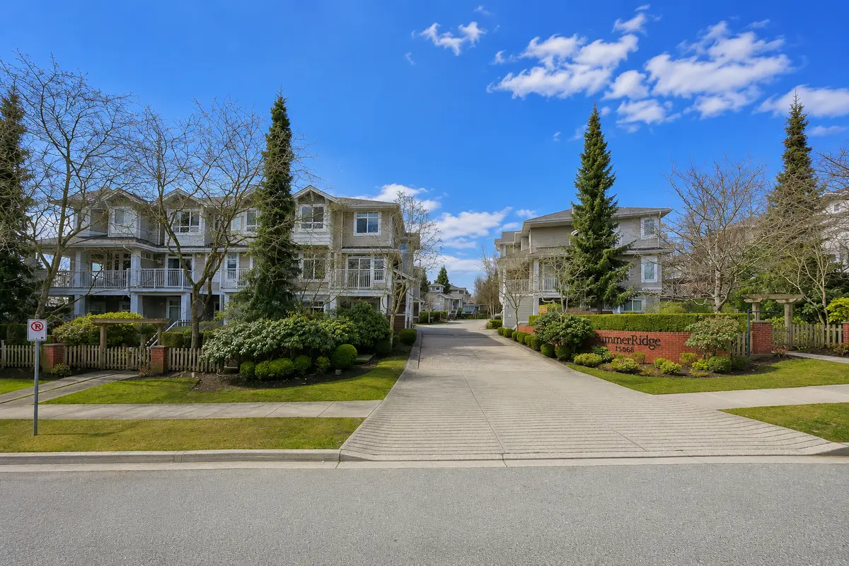 summer-ridge-townhomes-entrance-15068-58-avenue-surrey