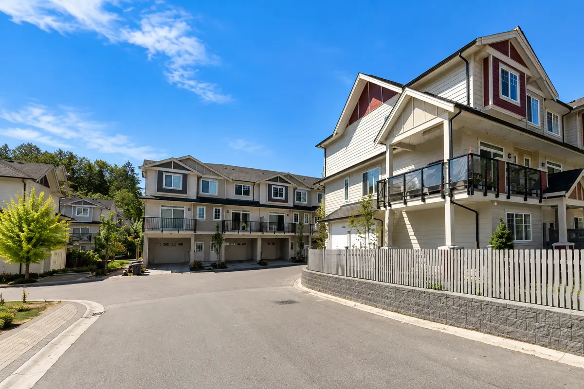 panorama-west-coast-living-entrance-13898-64-avenue-surrey