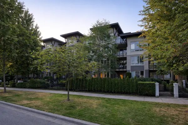 The Morgan townhomes in South Surrey at 15918โ15988 26 Ave featuring modern West Coast design, landscaped grounds, and a prime Grandview Heights location near shops, schools, and amenities.