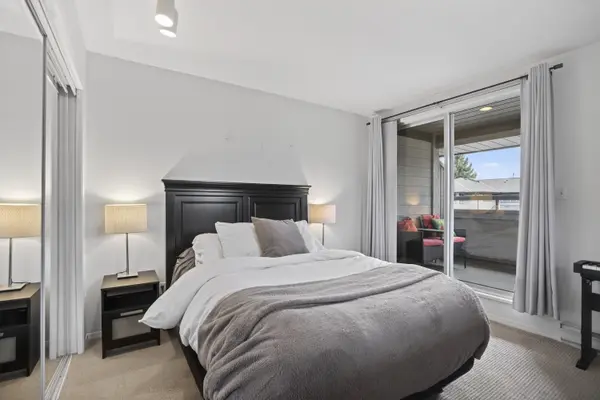 16080 82 Ave, Surrey, BC V4N 0N6