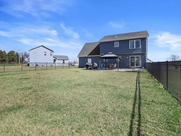 1631 Smith LANE, Delavan, WI 53115