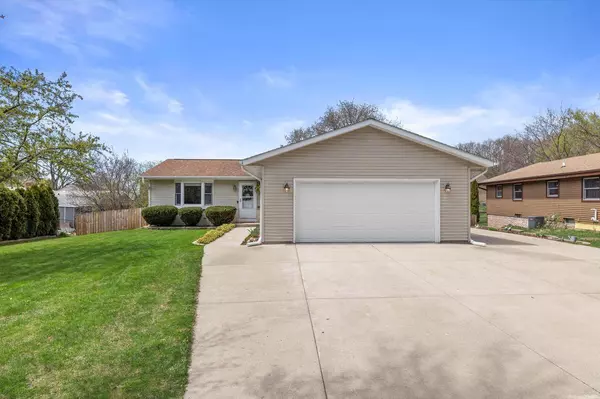 522 S Grandview BOULEVARD, Waukesha, WI 53188