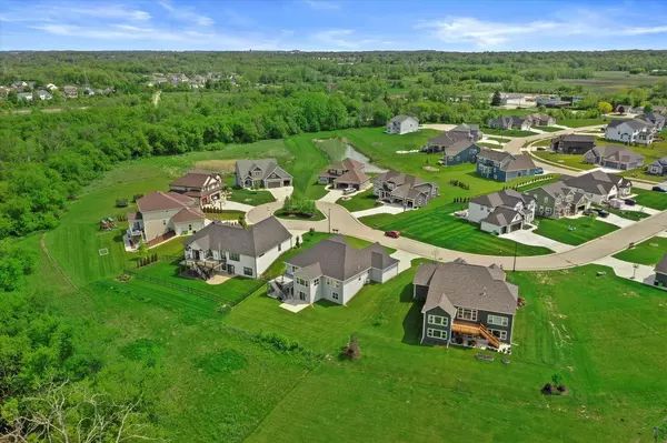 1279 E Hickory Creek COURT, Oak Creek, WI 53154