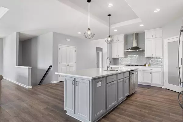 1279 E Hickory Creek COURT, Oak Creek, WI 53154