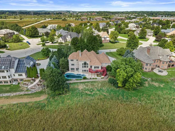 19475 Summerhill LANE, Brookfield, WI 53045