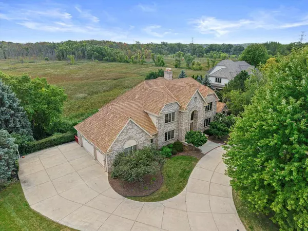 19475 Summerhill LANE, Brookfield, WI 53045