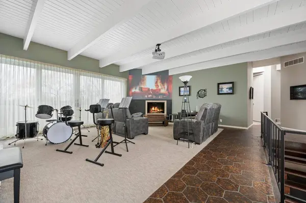 6171 Pleasant Hill DRIVE, West Bend, WI 53095