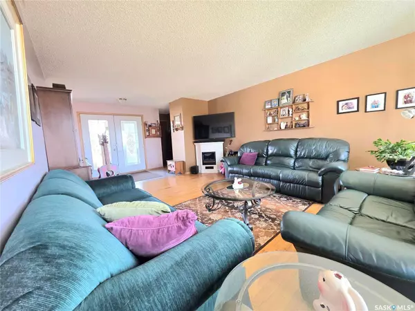 101 Fraser AVENUE, Oxbow, SK S0C 0B6