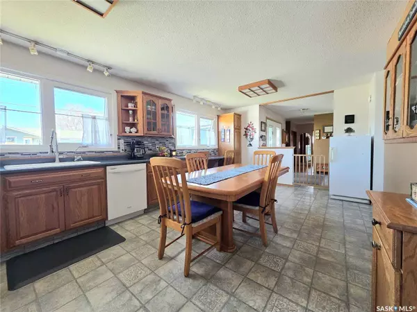 101 Fraser AVENUE, Oxbow, SK S0C 0B6