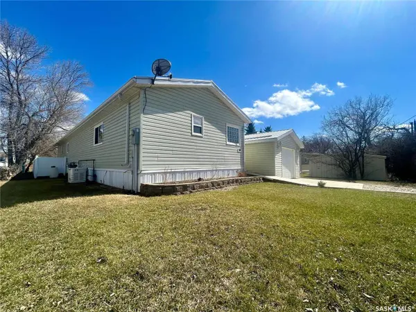 607 Beharrel STREET, Oxbow, SK S0C 2B0