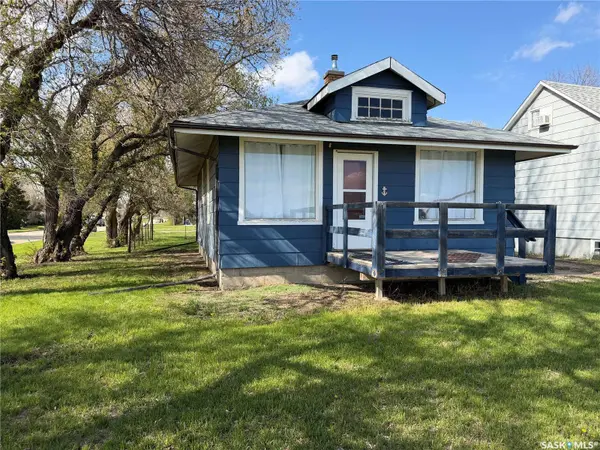10 Railway AVENUE, Redvers, SK S0C 2H0