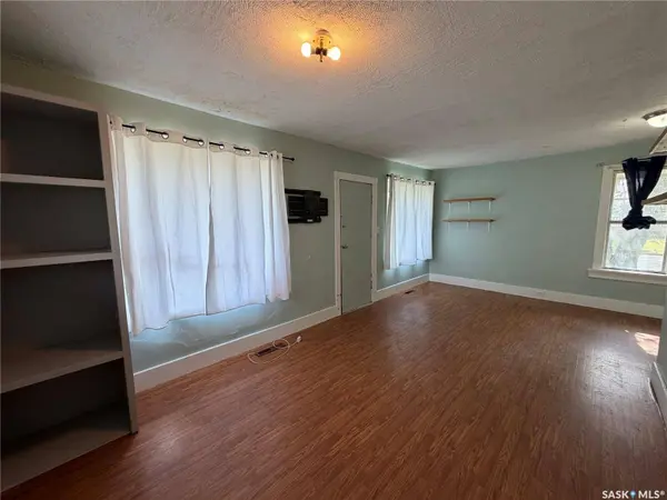 10 Railway AVENUE, Redvers, SK S0C 2H0