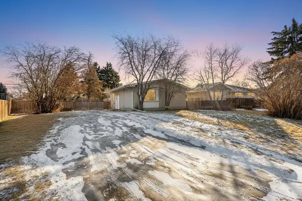 4720 Fordham CRES SE, Calgary, AB T2A 2A6