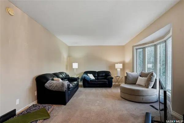 2225 Easthill, Saskatoon, SK S7J 3E1