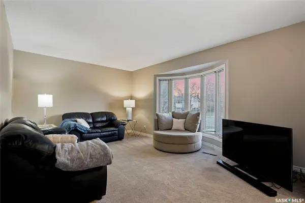 2225 Easthill, Saskatoon, SK S7J 3E1