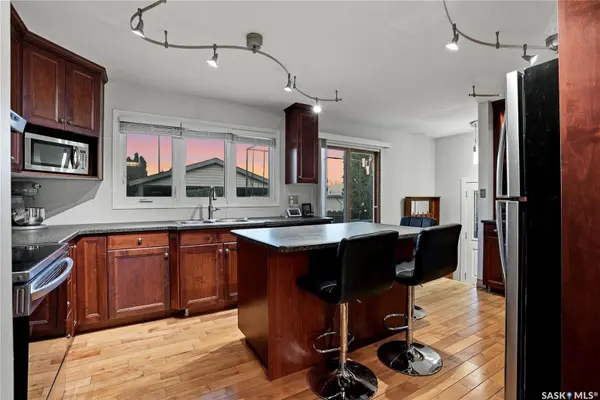 2225 Easthill, Saskatoon, SK S7J 3E1
