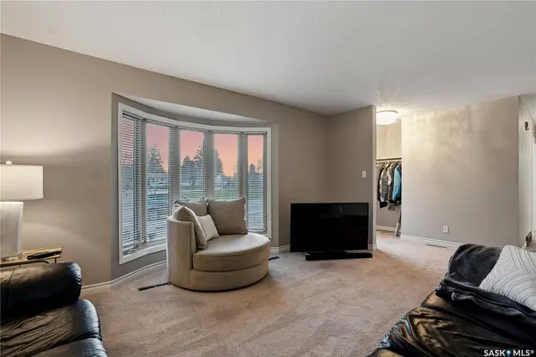 2225 Easthill, Saskatoon, SK S7J 3E1