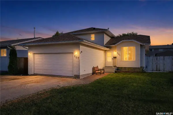107 Hall CRESCENT