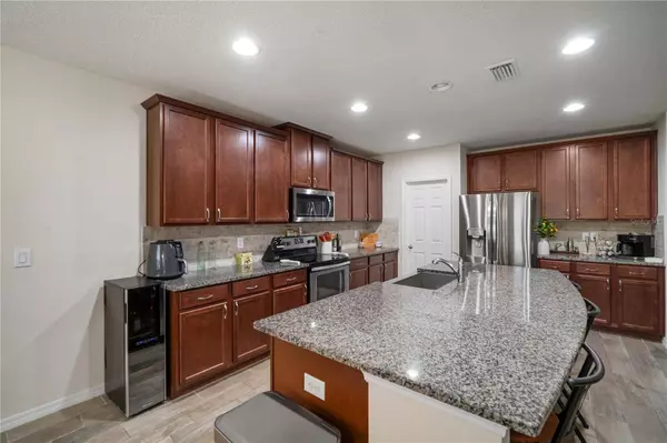 19278 ROSEATE DR, Lutz, FL 33558