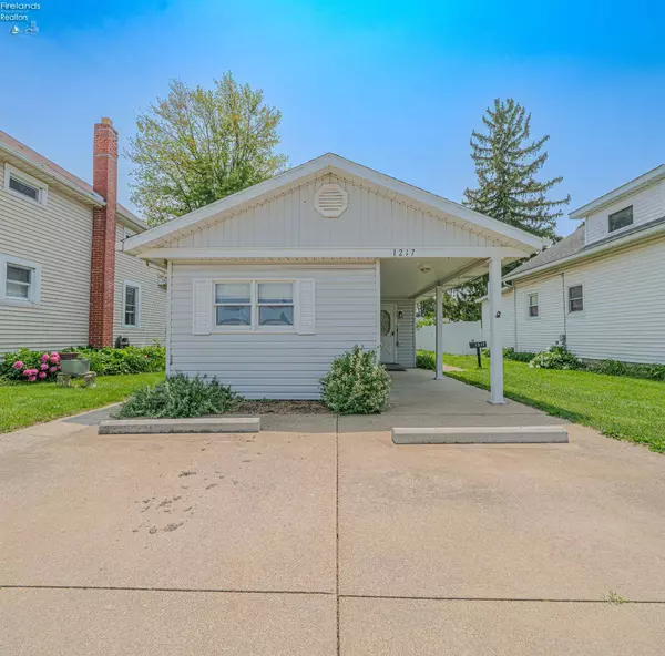 1217 North ST, Fremont, OH 43420