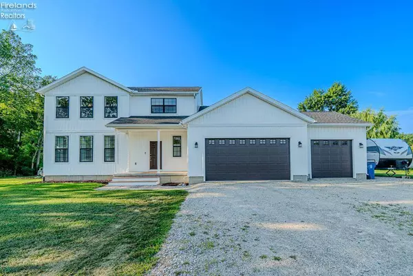 1990 E Lockwood, Port Clinton, OH 43452