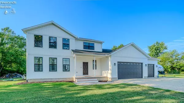 1990 E Lockwood, Port Clinton, OH 43452