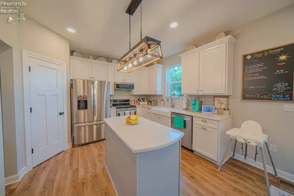 1990 E Lockwood, Port Clinton, OH 43452