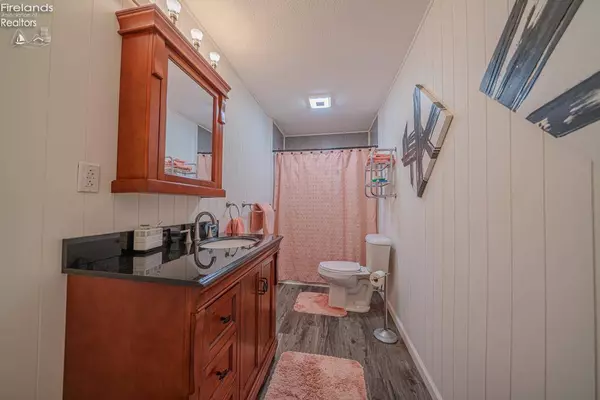 104 Belle AVE, Bellevue, OH 44811