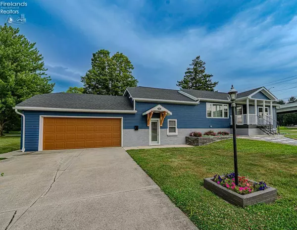 104 Belle AVE, Bellevue, OH 44811