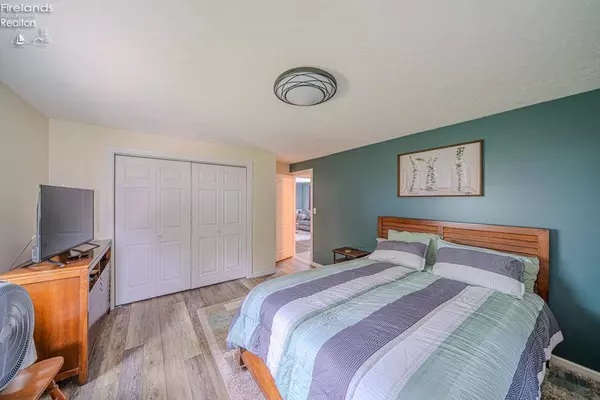 104 Belle AVE, Bellevue, OH 44811