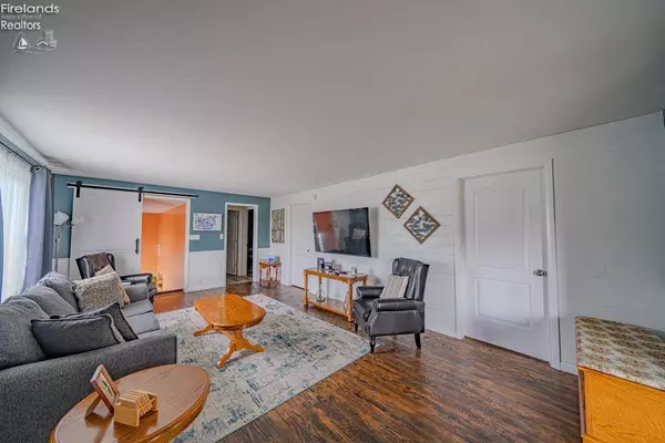 104 Belle AVE, Bellevue, OH 44811