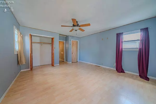 165 Fairhome AVE, Clyde, OH 43410