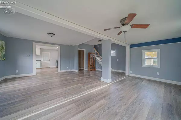 165 Fairhome AVE, Clyde, OH 43410