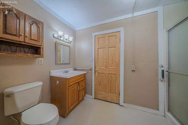 165 Fairhome AVE, Clyde, OH 43410