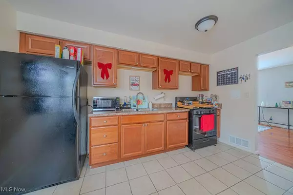 4389 W 155th ST, Cleveland, OH 44135