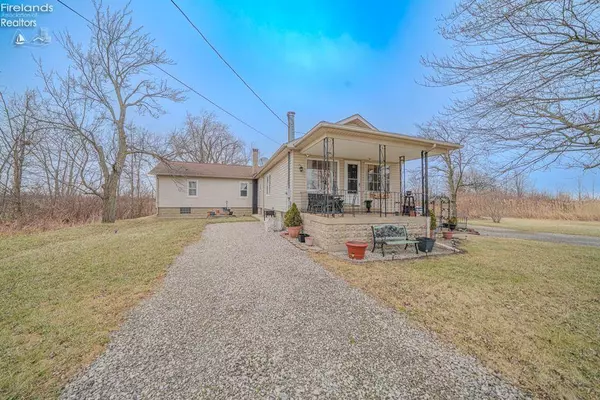 7723 W Little Portage East RD, Oak Harbor, OH 43449