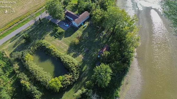 7723 W Little Portage East RD, Oak Harbor, OH 43449