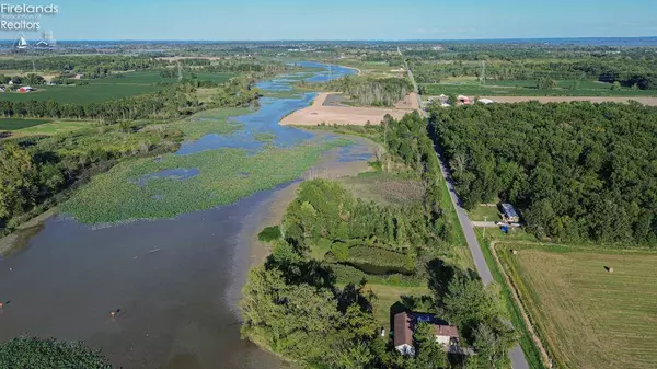 7723 W Little Portage East RD, Oak Harbor, OH 43449