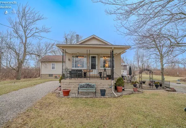 7723 W Little Portage East RD, Oak Harbor, OH 43449