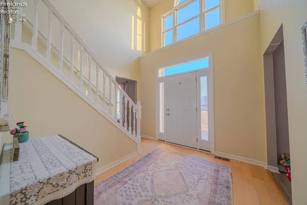 11101 W Genzman RD, Oak Harbor, OH 43449