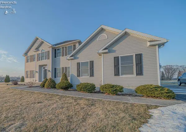 11101 W Genzman RD, Oak Harbor, OH 43449