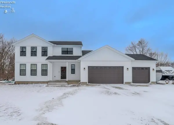 1990 E Lockwood, Port Clinton, OH 43452