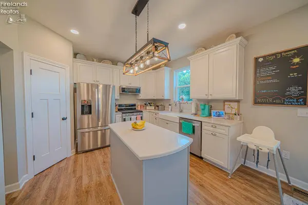 1990 E Lockwood, Port Clinton, OH 43452