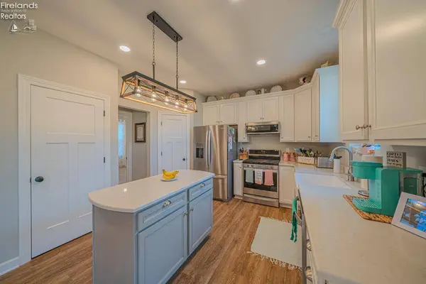 1990 E Lockwood, Port Clinton, OH 43452