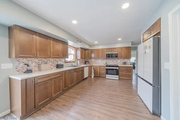10396 Dewhurst RD, Elyria, OH 44035