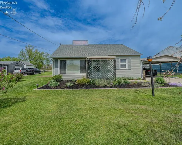 4551 W Harbor RD, Port Clinton, OH 43452