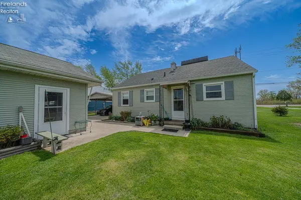 4551 W Harbor RD, Port Clinton, OH 43452